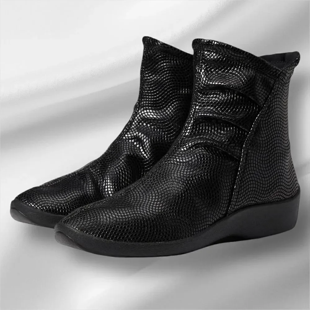 ARCOPEDICO Women’s Croc Shoes in the Size 41/9.5-10 US Size in Black Color